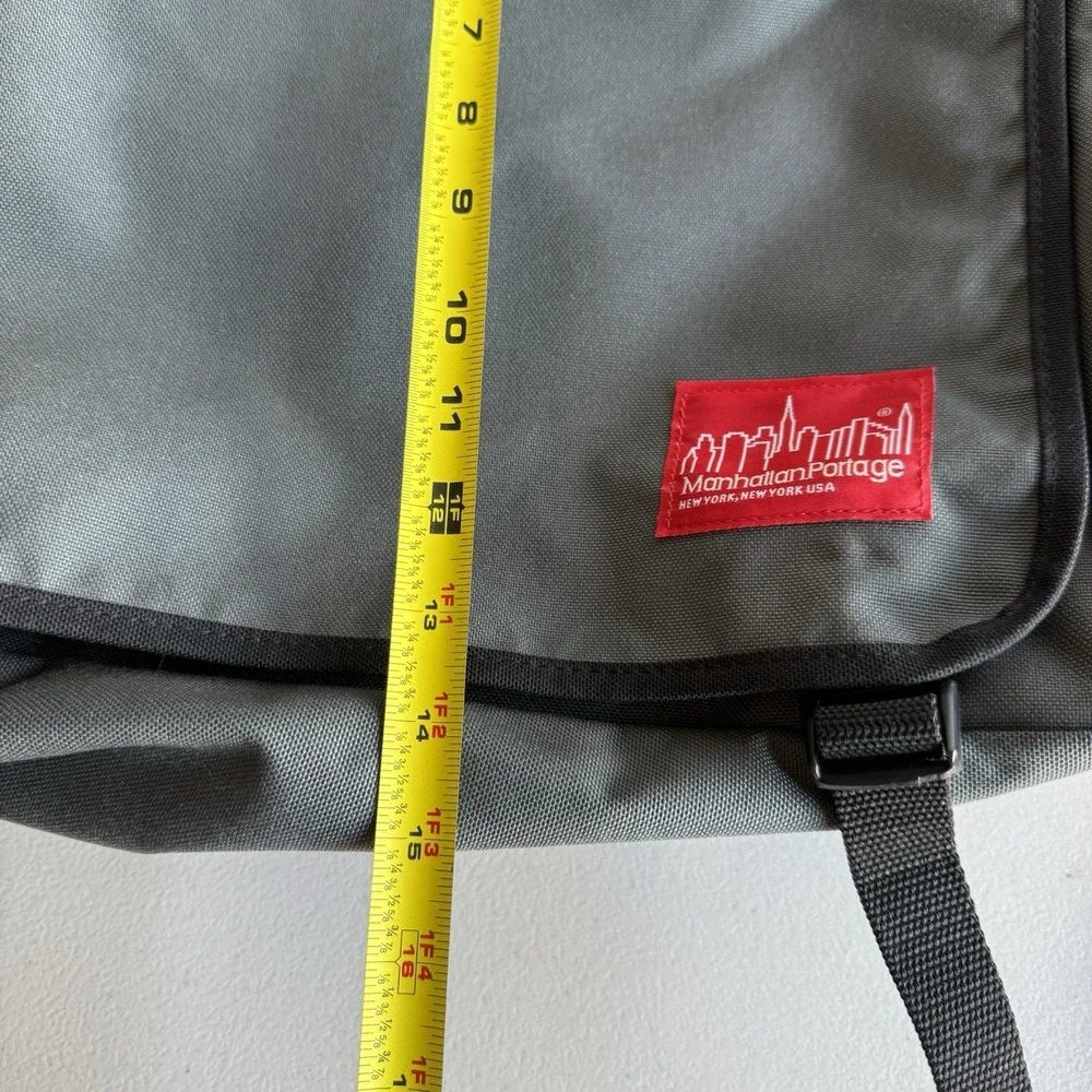 MANHATTAN PORTAGE Cordura Fabric Crossbody Shoulder Laptop‎ Bag Gray Olive